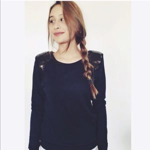 ✨NWT TOPSHOP EMBELLISHED SHOULDER SWEATER